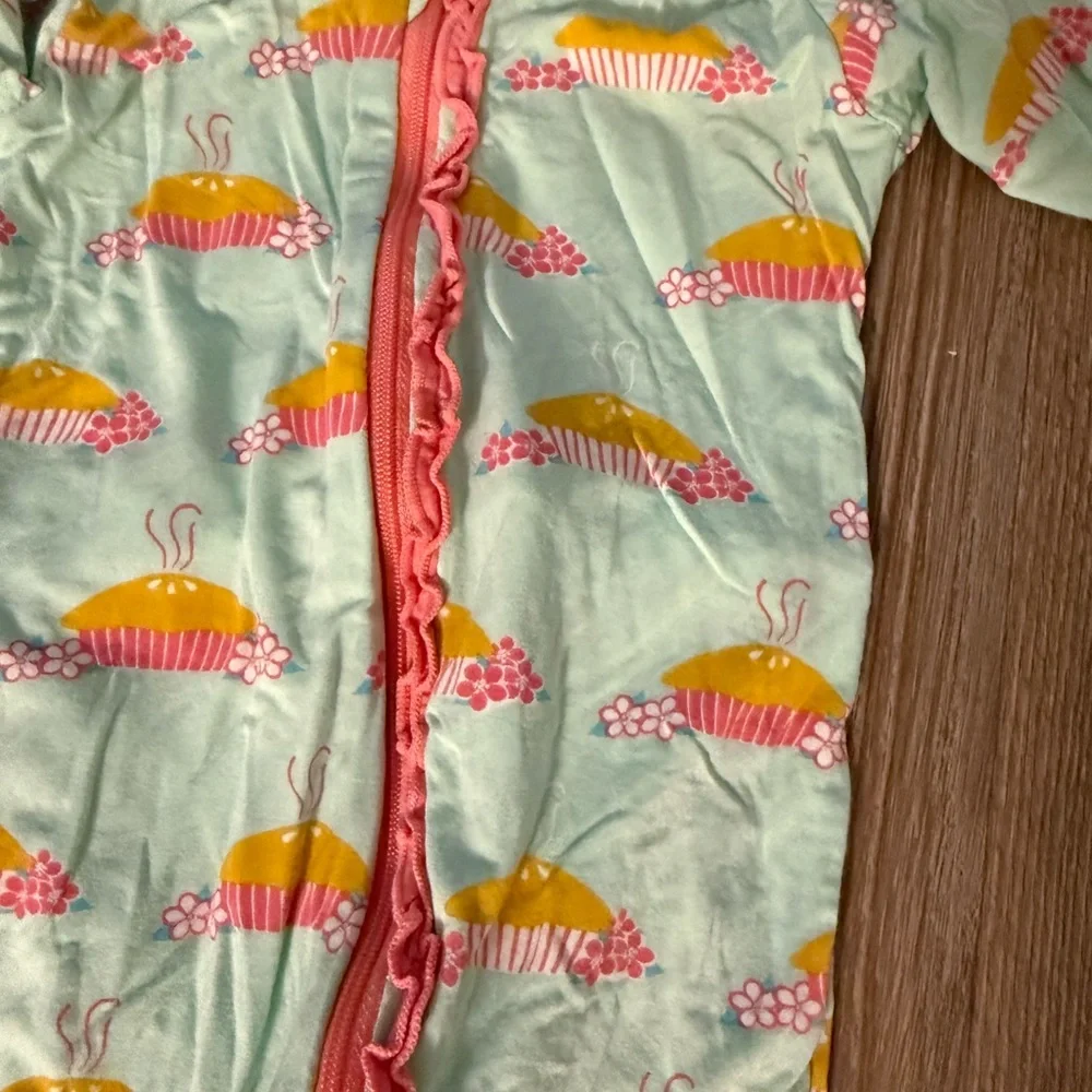NWOT Kickee Pants Ruffle Pink and mint green pumkin pie footless romper 18-24m